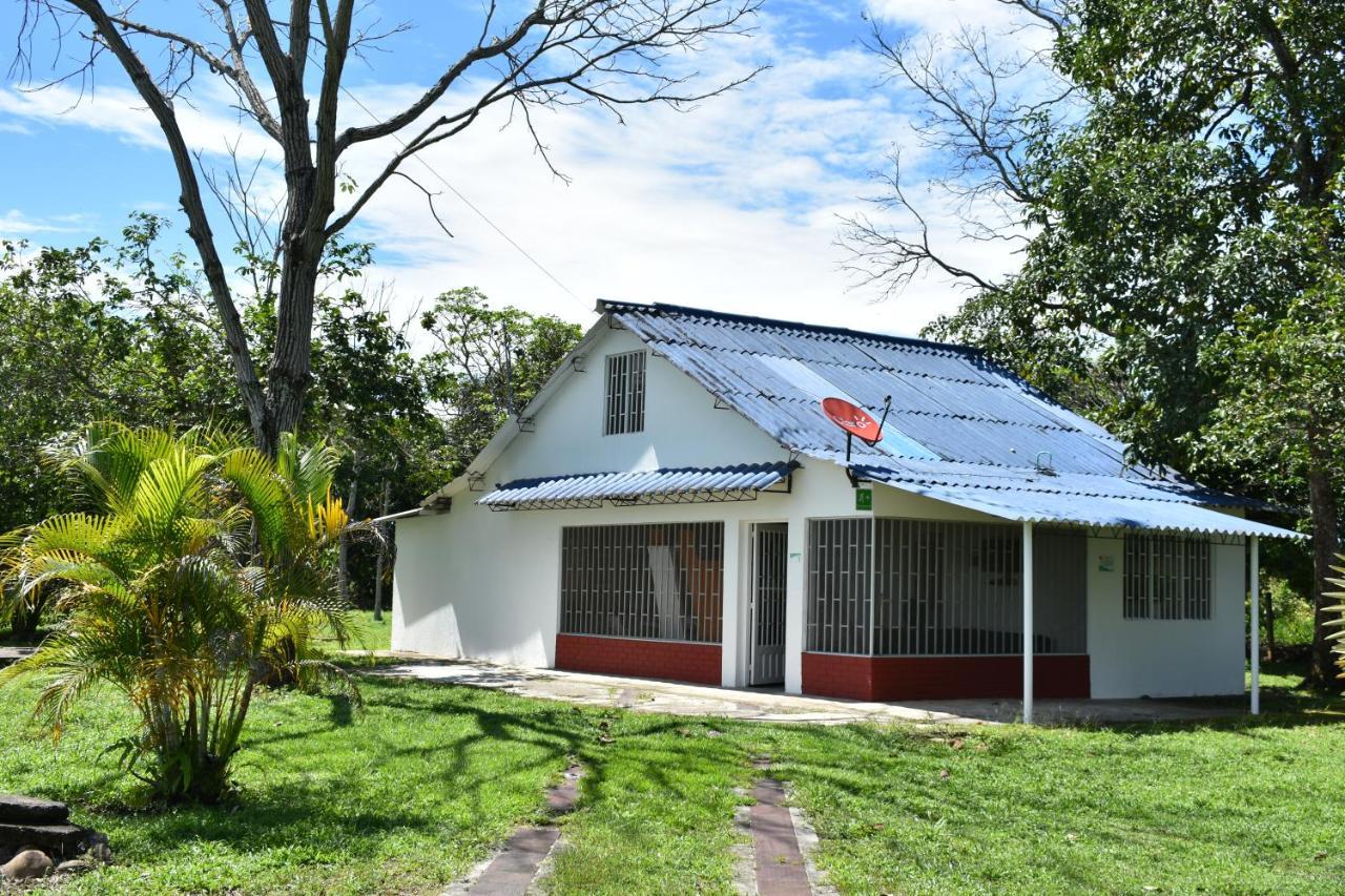 Club Bella Suiza - Carlos Ossa Escobar Marsella  Esterno foto
