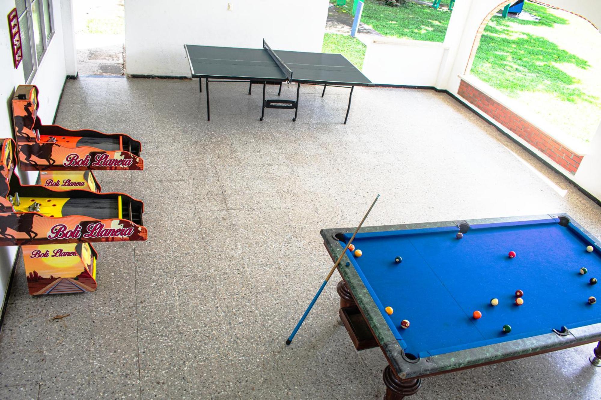Club Bella Suiza - Carlos Ossa Escobar Marsella  Esterno foto